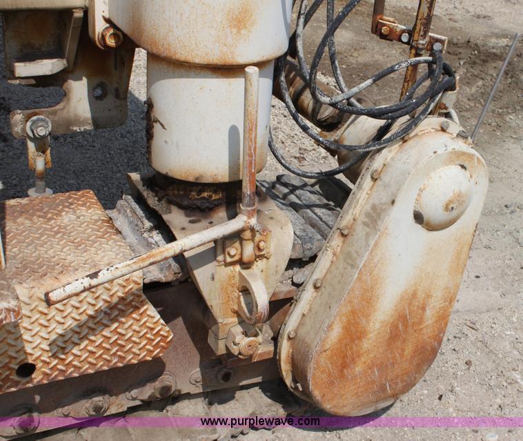 image for item D5241 CMI 250 concrete paver