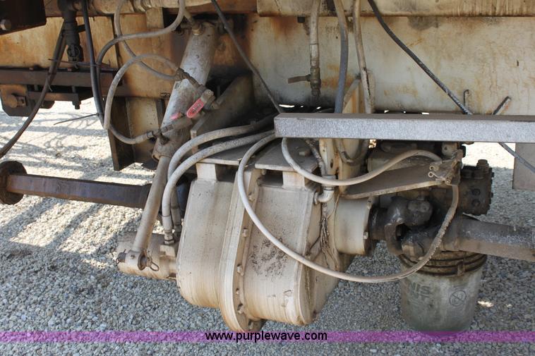 image for item D5241 CMI 250 concrete paver