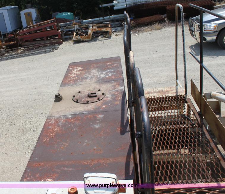 image for item D5241 CMI 250 concrete paver