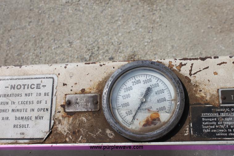 image for item D5241 CMI 250 concrete paver