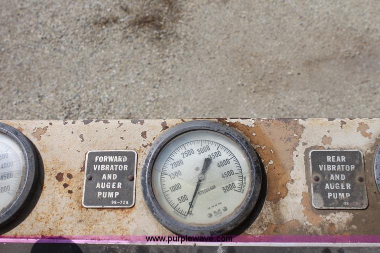 image for item D5241 CMI 250 concrete paver