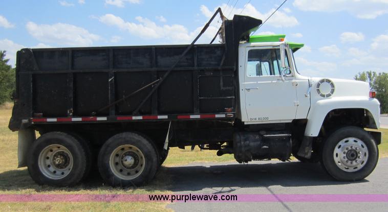 image for item D5585 1977 Ford dump truck