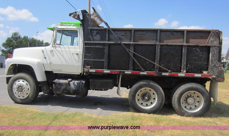 image for item D5585 1977 Ford dump truck