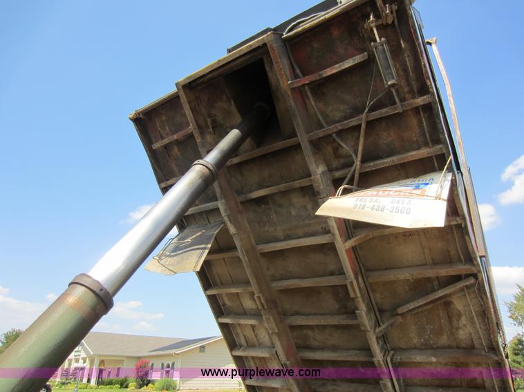 image for item D5585 1977 Ford dump truck