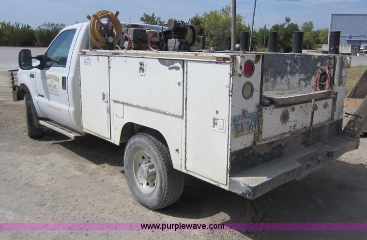 image for item D5587 2000 Ford F350 Super Duty utility pickup truck
