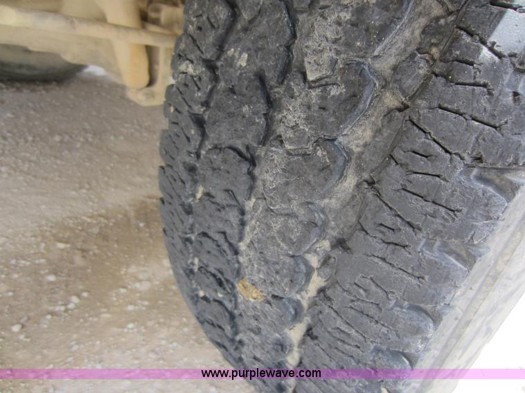 image for item D5587 2000 Ford F350 Super Duty utility pickup truck