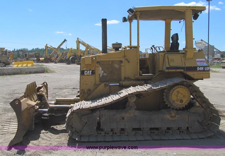 image for item D6504 1993 Caterpillar D4H LGP dozer