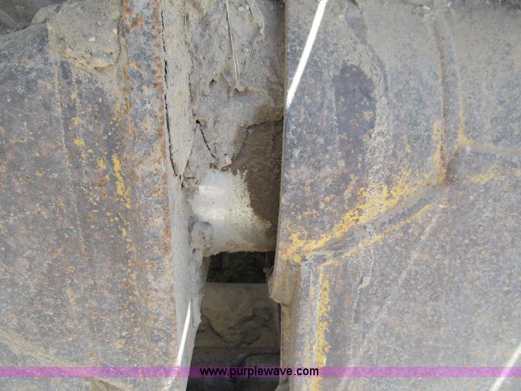 image for item D6504 1993 Caterpillar D4H LGP dozer