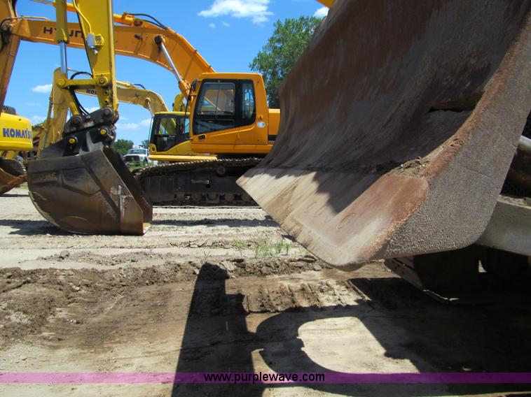 image for item D6504 1993 Caterpillar D4H LGP dozer