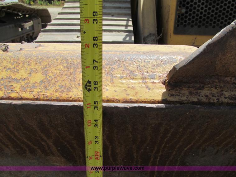 image for item D6504 1993 Caterpillar D4H LGP dozer