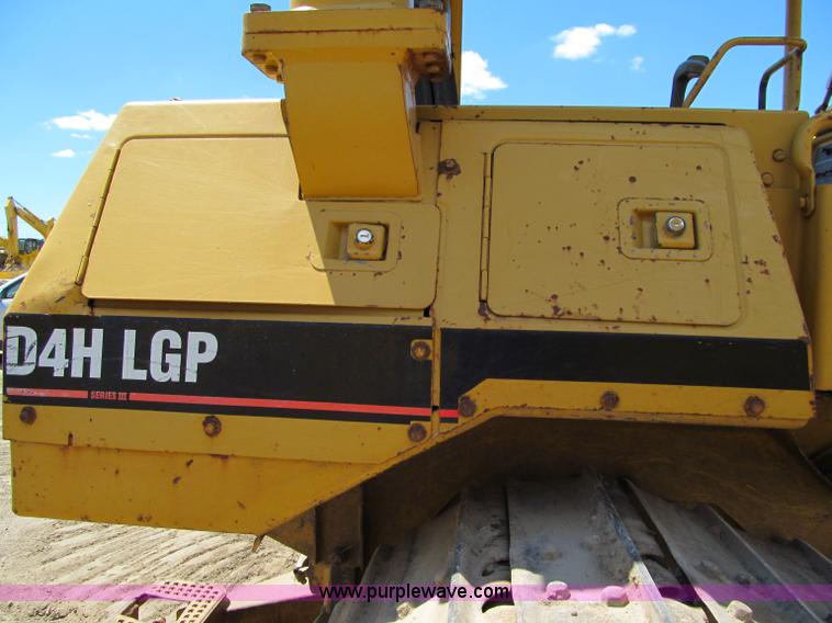 image for item D6504 1993 Caterpillar D4H LGP dozer