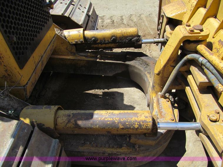 image for item D6504 1993 Caterpillar D4H LGP dozer