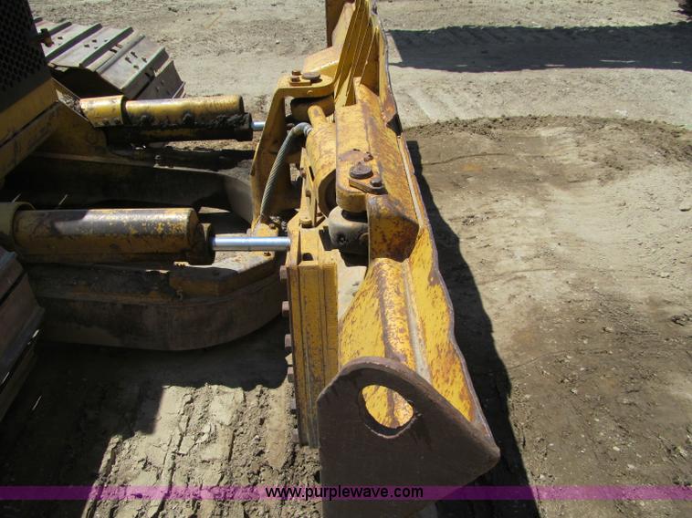 image for item D6504 1993 Caterpillar D4H LGP dozer