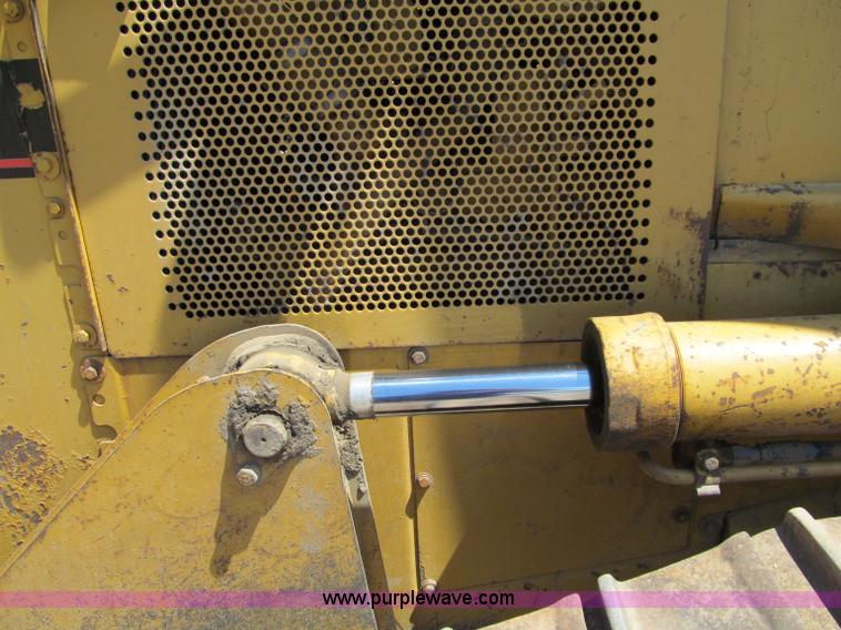 image for item D6504 1993 Caterpillar D4H LGP dozer