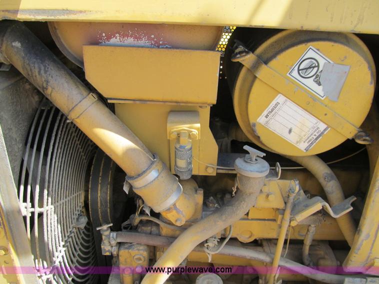 image for item D6504 1993 Caterpillar D4H LGP dozer