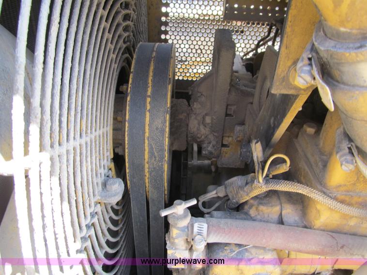 image for item D6504 1993 Caterpillar D4H LGP dozer