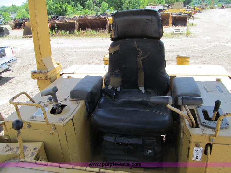 image for item D6504 1993 Caterpillar D4H LGP dozer