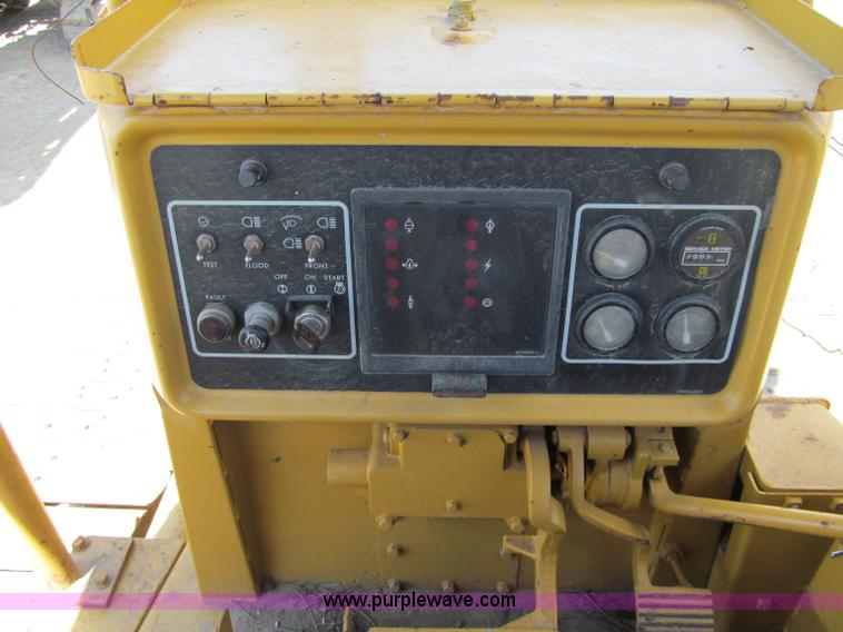 image for item D6504 1993 Caterpillar D4H LGP dozer