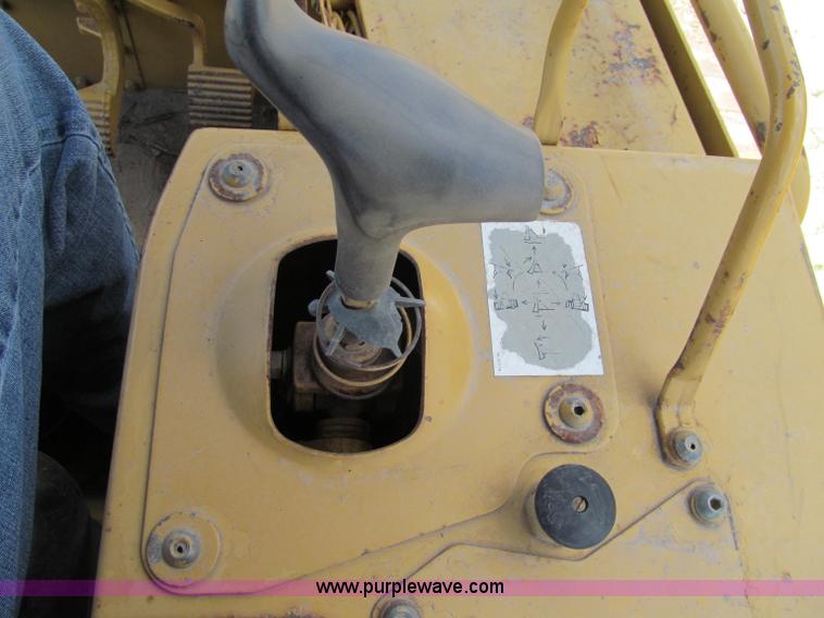 image for item D6504 1993 Caterpillar D4H LGP dozer