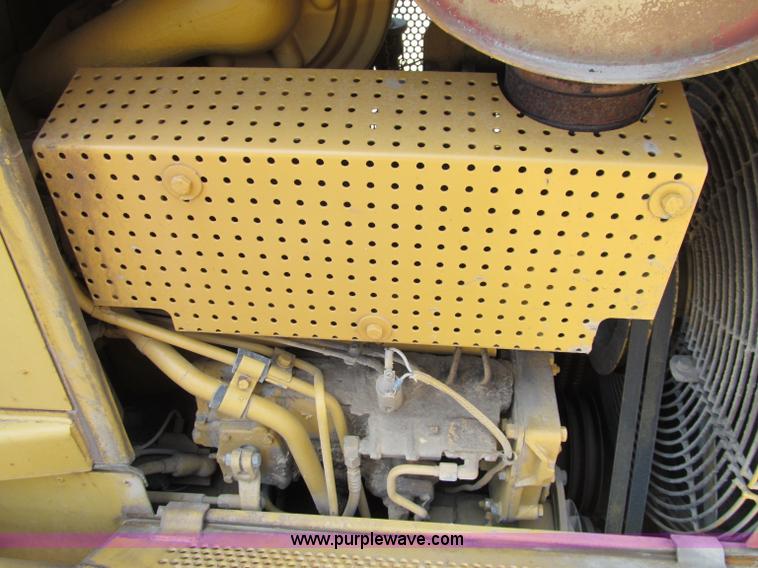 image for item D6504 1993 Caterpillar D4H LGP dozer