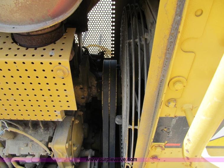 image for item D6504 1993 Caterpillar D4H LGP dozer