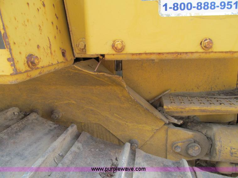 image for item D6504 1993 Caterpillar D4H LGP dozer
