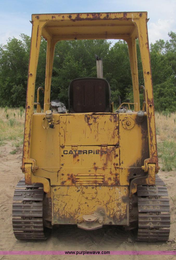 image for item F4536 1985 Caterpillar D3B-Z dozer