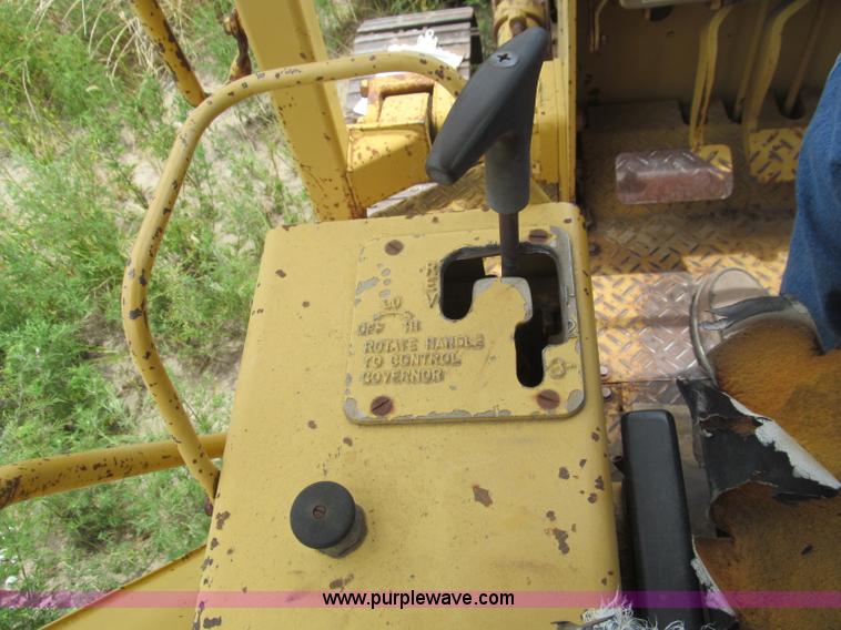 image for item F4536 1985 Caterpillar D3B-Z dozer
