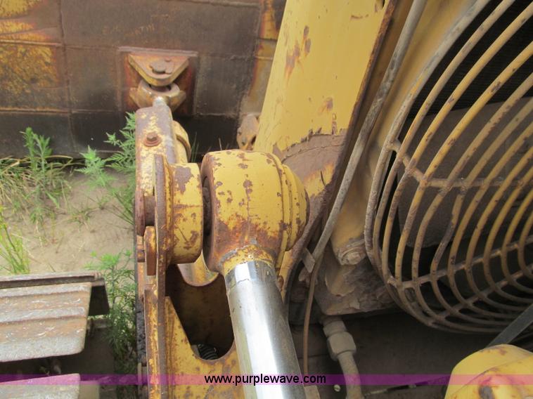 image for item F4536 1985 Caterpillar D3B-Z dozer