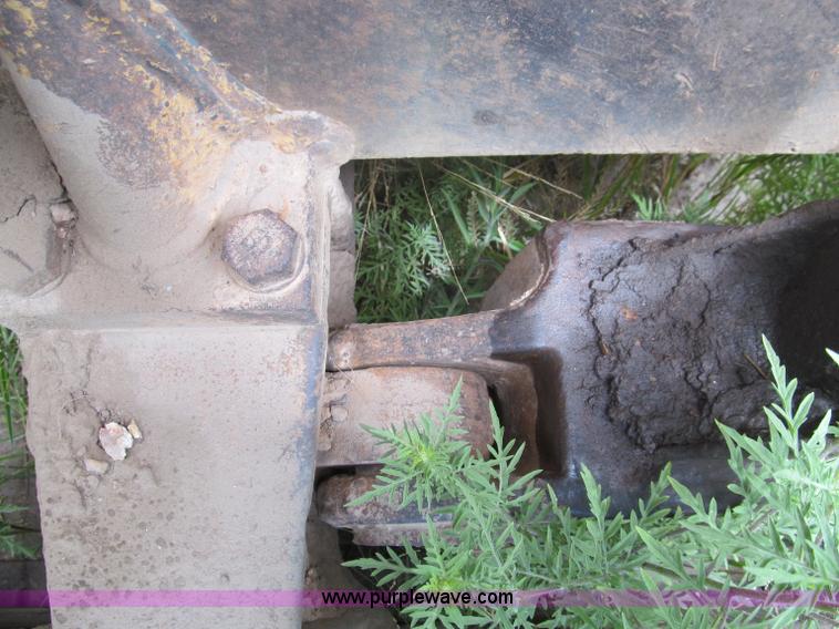 image for item F4536 1985 Caterpillar D3B-Z dozer