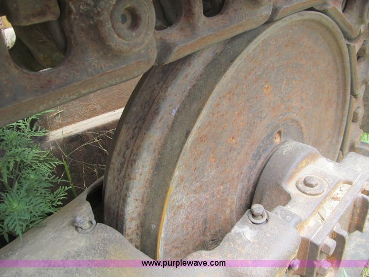 image for item F4536 1985 Caterpillar D3B-Z dozer