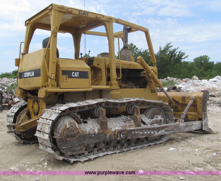 image for item F4537 1980 Caterpillar D6D dozer