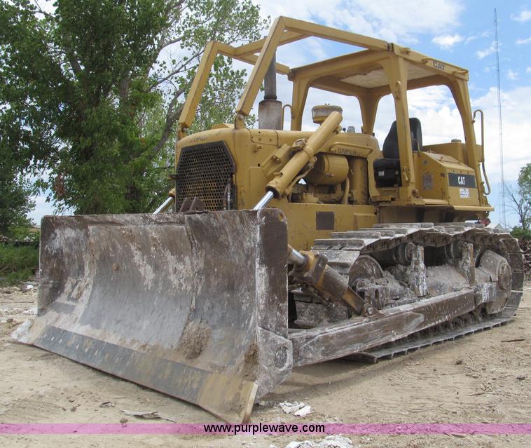 image for item F4537 1980 Caterpillar D6D dozer