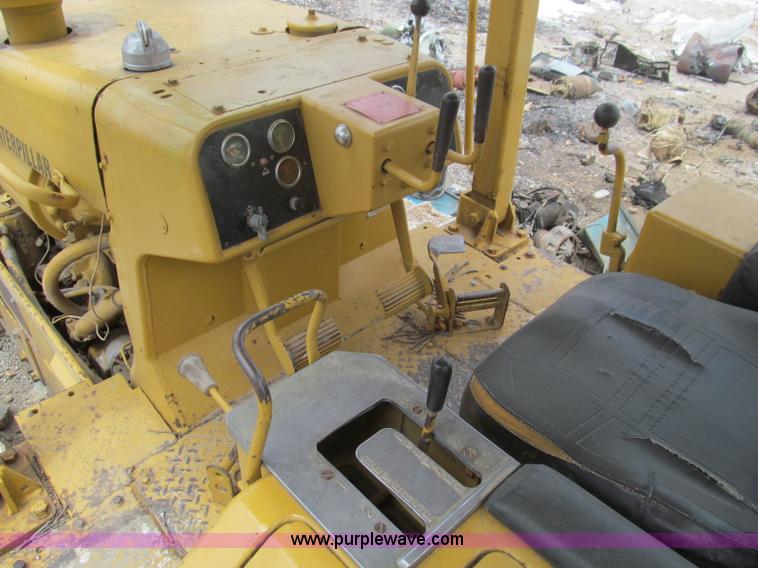 image for item F4537 1980 Caterpillar D6D dozer
