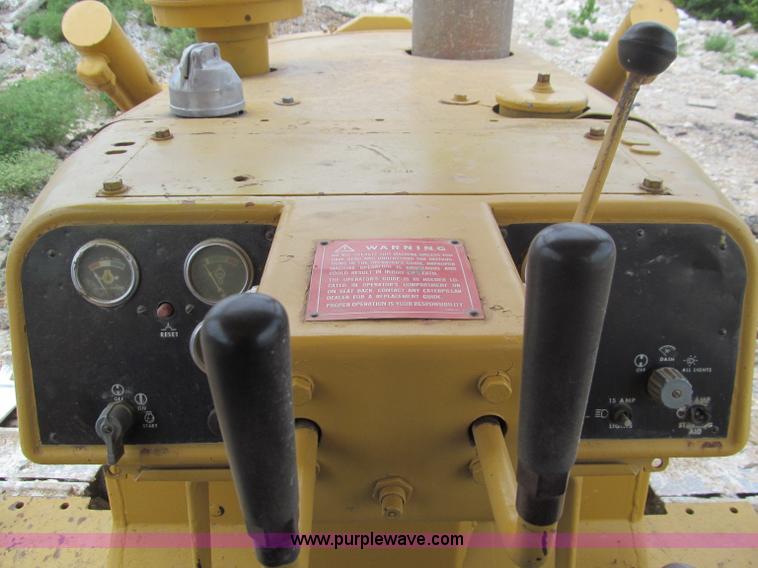 image for item F4537 1980 Caterpillar D6D dozer
