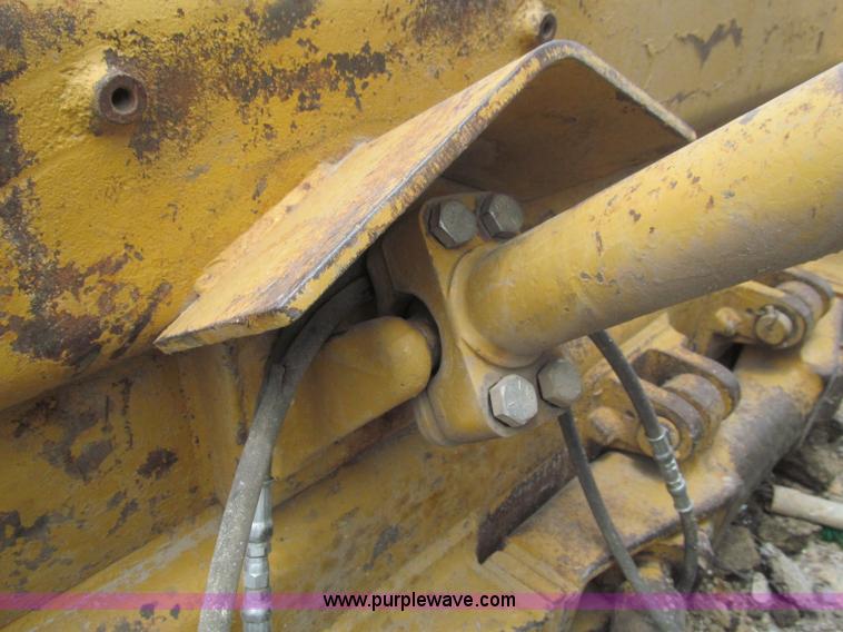 image for item F4537 1980 Caterpillar D6D dozer