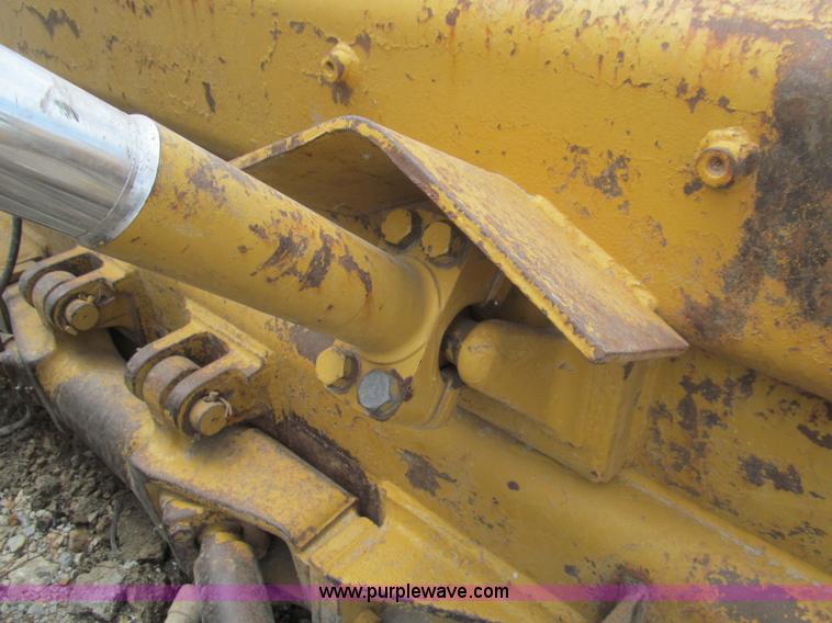 image for item F4537 1980 Caterpillar D6D dozer