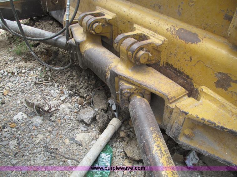 image for item F4537 1980 Caterpillar D6D dozer
