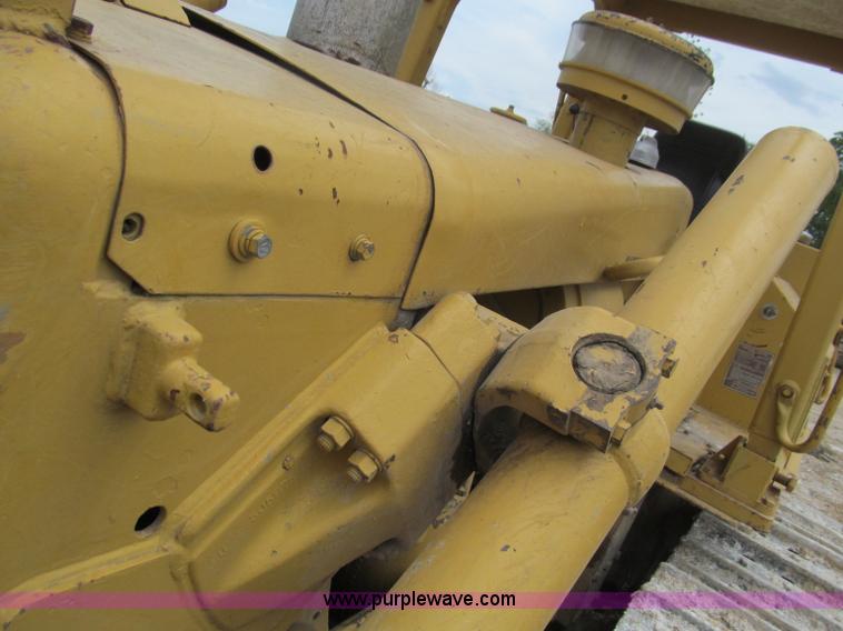 image for item F4537 1980 Caterpillar D6D dozer