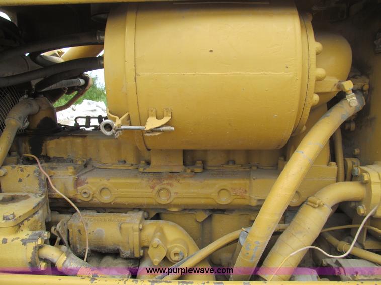 image for item F4537 1980 Caterpillar D6D dozer