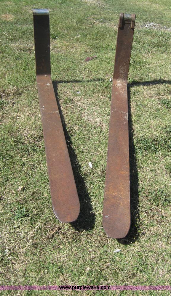 image for item H9766 (3) sets of wheel loader pallet forks