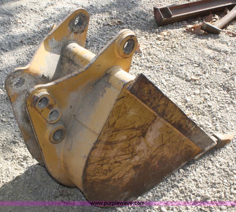 image for item L9481 24" backhoe bucket