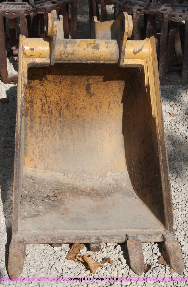 image for item L9481 24" backhoe bucket
