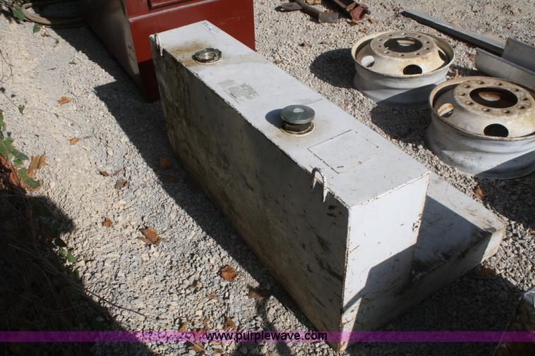 image for item L9484 88 gallon fuel tank