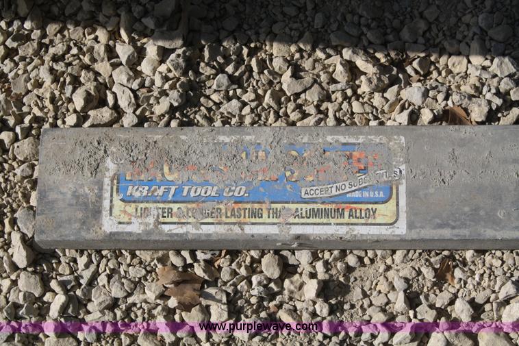 image for item L9489 20' aluminum stricker board