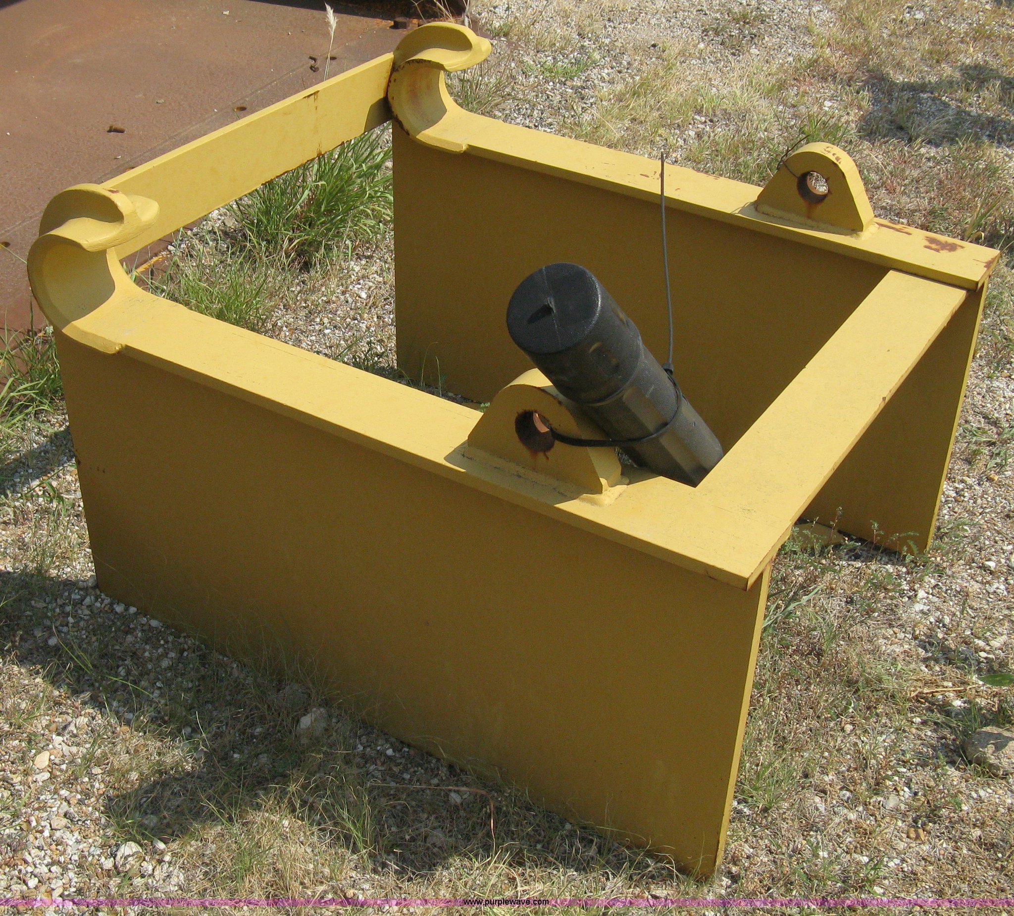 Balderson weldon quick attach bucket coupler in Wichita, KS Item