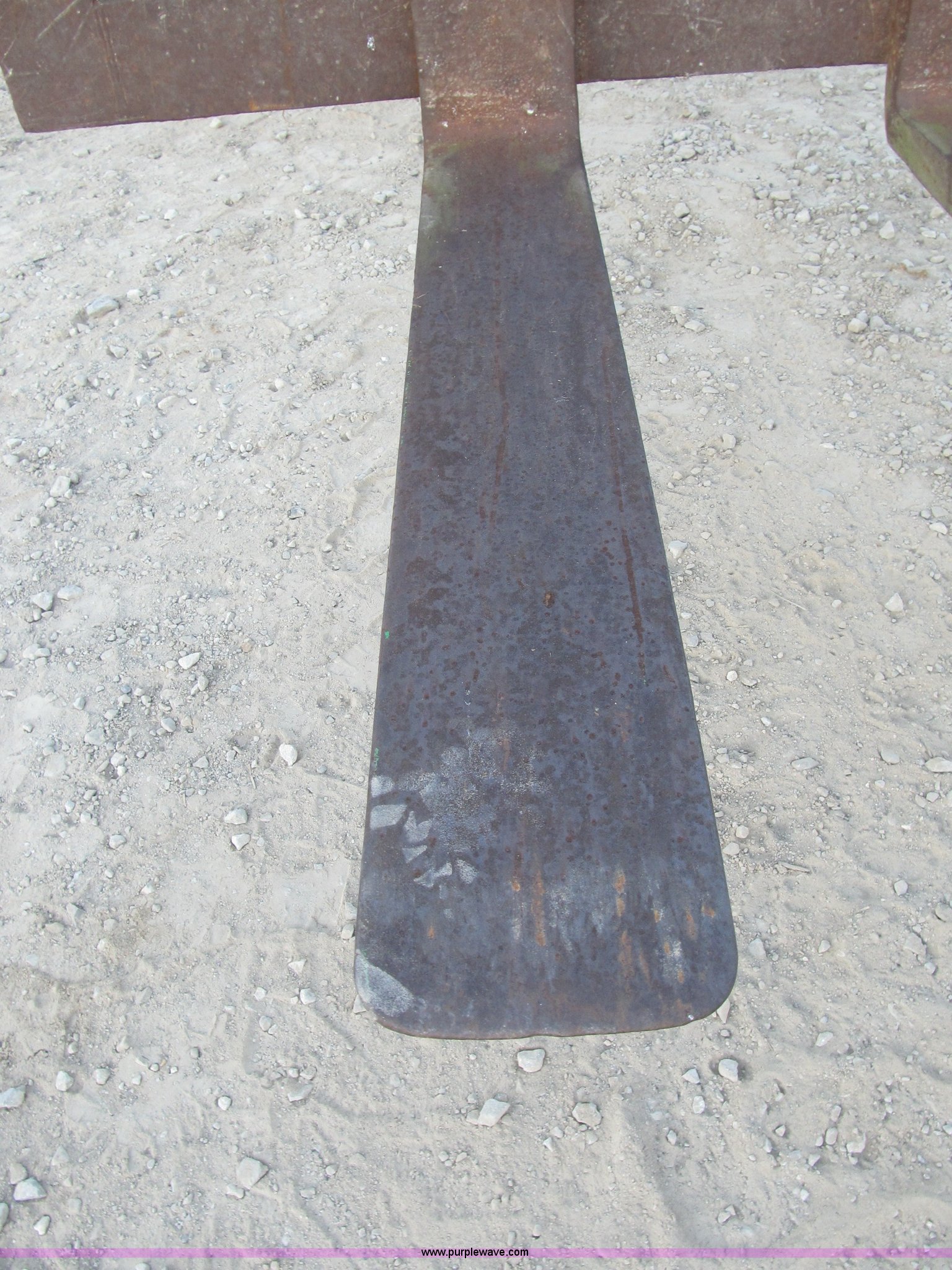 Forklift attachment in Shipman, IL Item B2768 sold Purple Wave