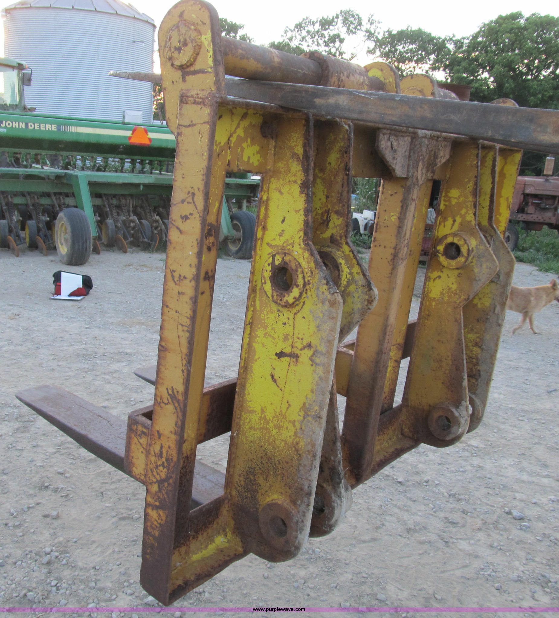 Forklift attachment in Shipman, IL Item B2768 sold Purple Wave