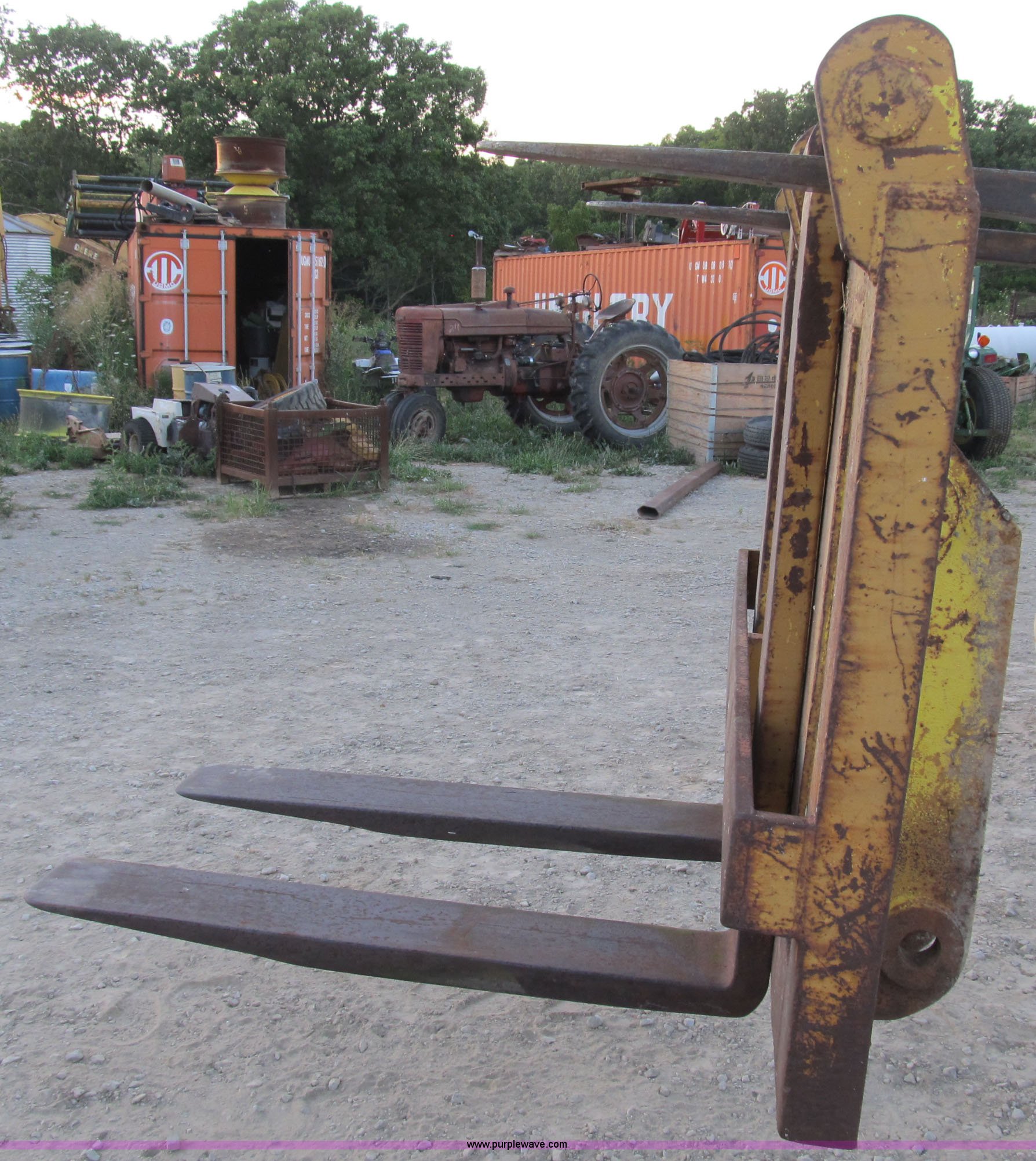 Forklift attachment in Shipman, IL Item B2768 sold Purple Wave