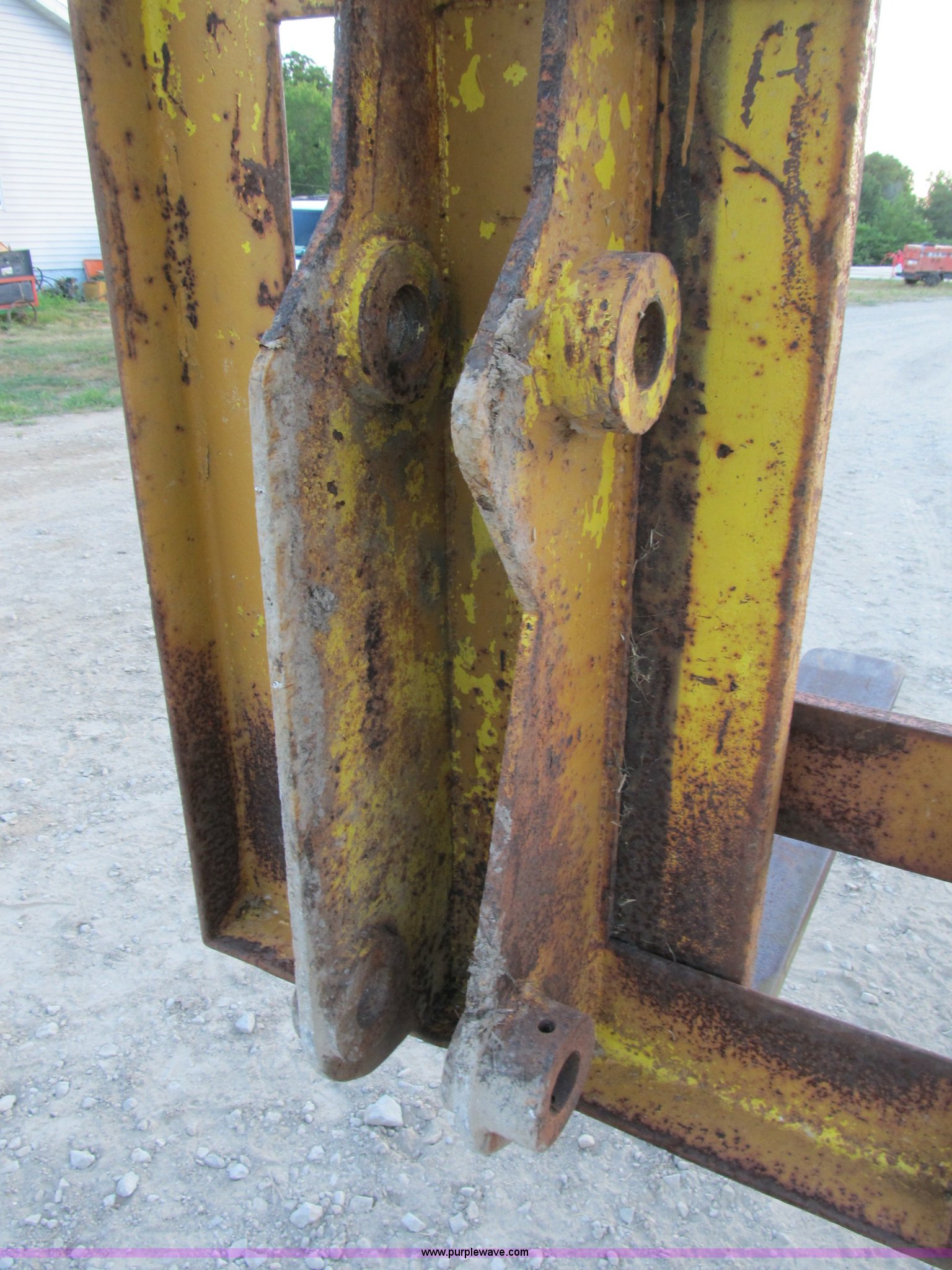 Forklift attachment in Shipman, IL Item B2768 sold Purple Wave